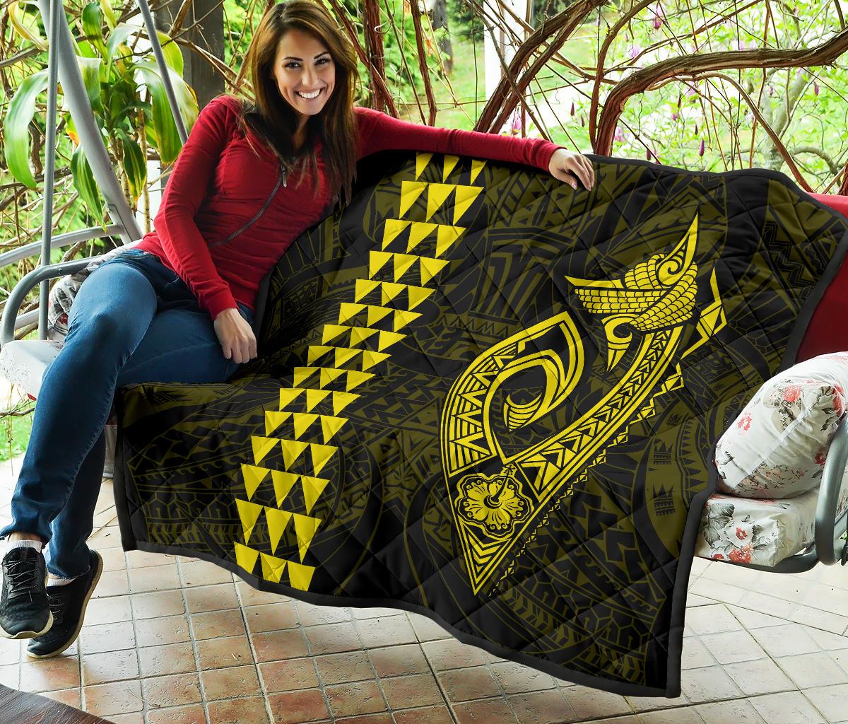 Hawaii Kakau Makau Fish Hook Polynesian Premium Quilt - Yellow - Polynesian Pride