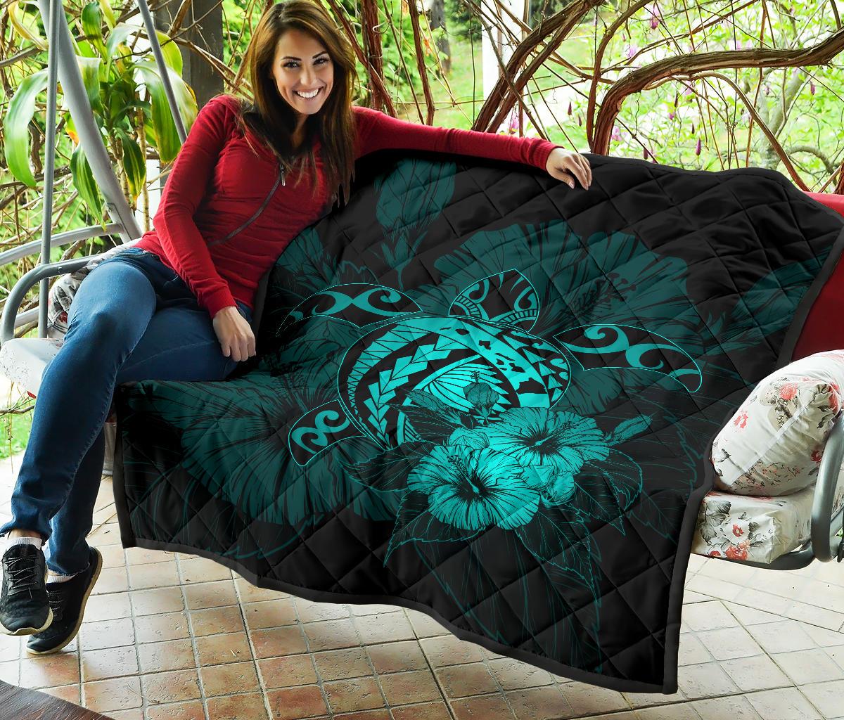 Hawaii Hibiscus Premium Quilt - Harold Turtle - Turquoise - Polynesian Pride