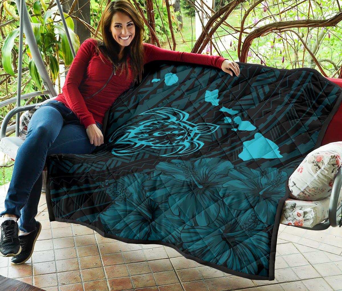 Hawaii Sea Turtle Is Swimming Toward Premium Quilt Blue - Polynesian Pride
