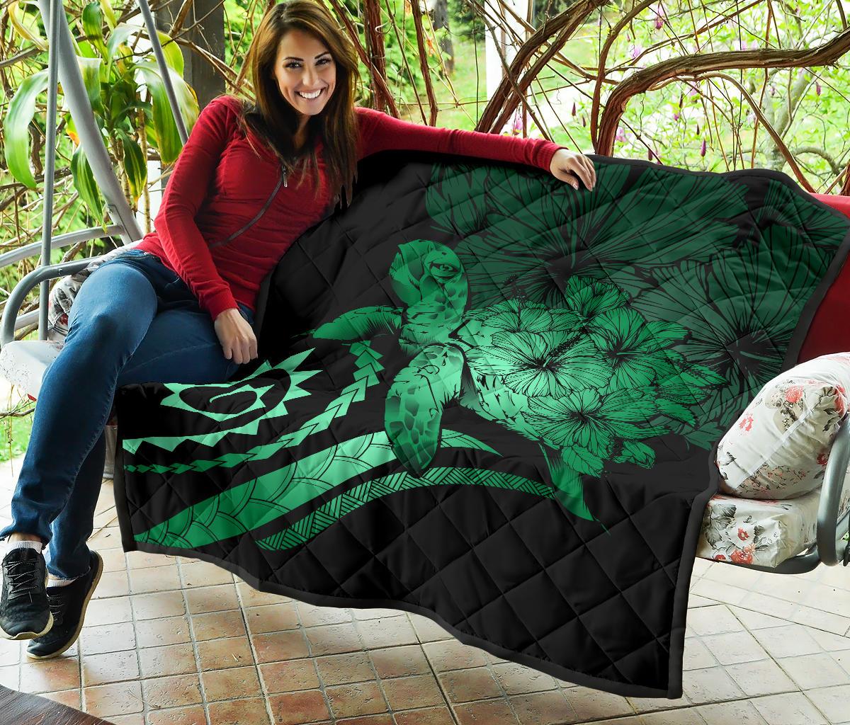Hawaii Turtle Hibiscus Polynesian Vintage Premium Quilt - Green - Polynesian Pride