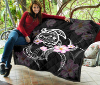 Hawaii Turtle Swim Poly Premium Quilt - Polynesian Pride