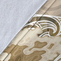 Maori Manaia The Blue Sea Premium Blanket, Golden - Polynesian Pride