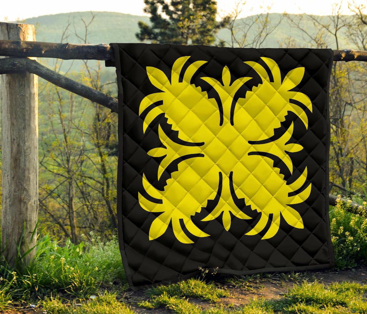 Hawaiian Premium Quilt Royal Pattern - Black And Yellow - A2 Style - Polynesian Pride