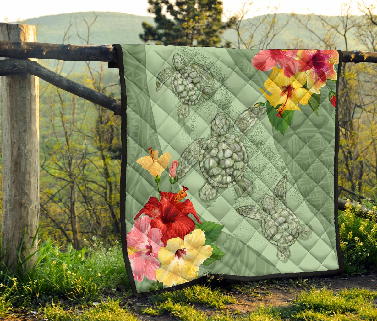 Hawaii Turtle Hibiscus Premium Quilt - Tink Style - Polynesian Pride