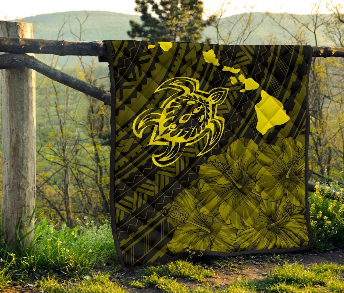 Hawaii Sea Turtle Is Swimming Toward Premium Quilt Yellow - Polynesian Pride