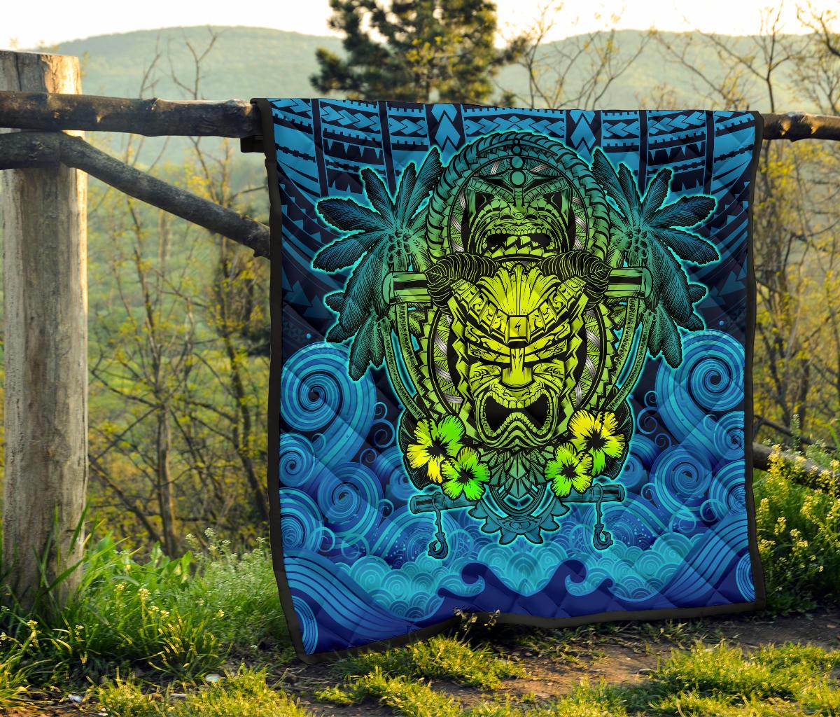 Hawaii Polynesian Premium Quilt - Hawaiian Green Yellow Tiki Face (Blue) - Polynesian Pride