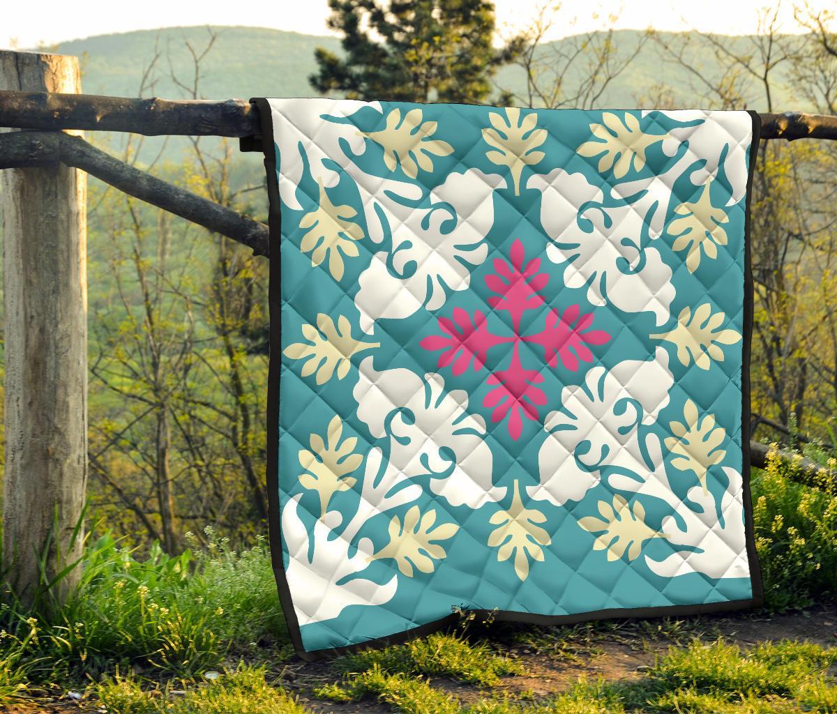 Hawaiian Leaves Tropical Pattern Premium Quilt - Pastel And White - Argu Style - AH - Polynesian Pride