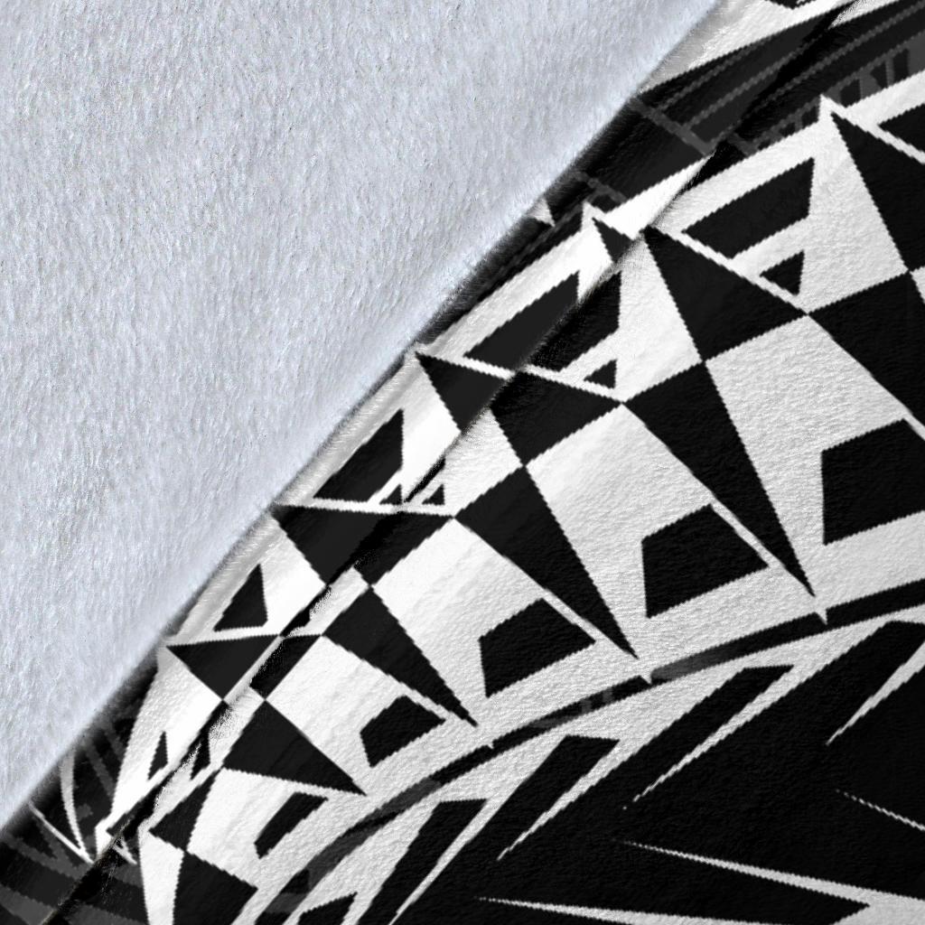 Pohnpei Premium Blanket - White Shark Polynesian Tattoo - Polynesian Pride