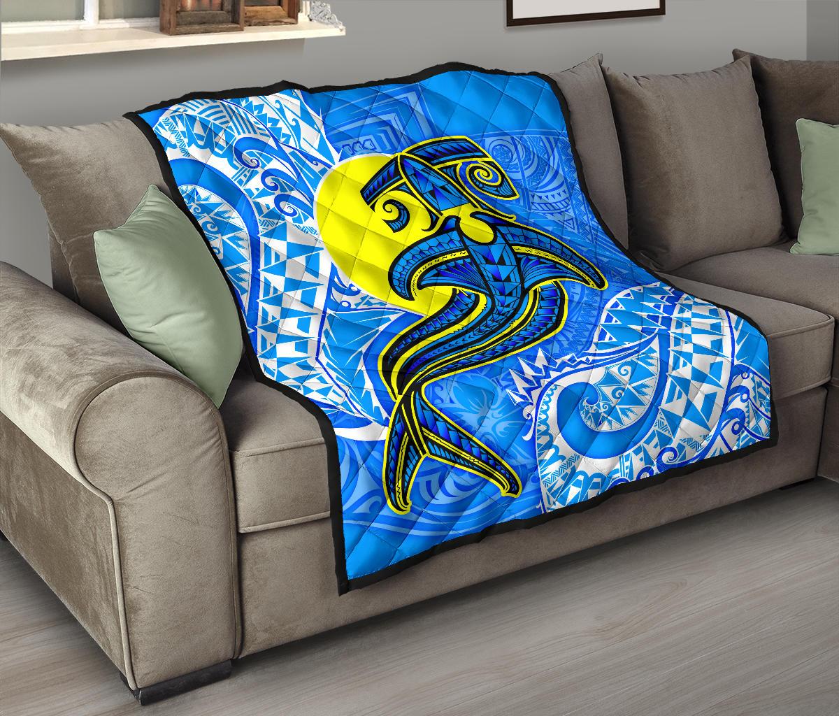 Palau Polynesian Premium Quilt - Palau Flag with Polynesian Tattoo - Polynesian Pride