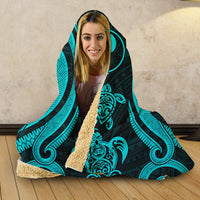 Yap Hooded Blanket - Turquoise Tentacle Turtle - Polynesian Pride