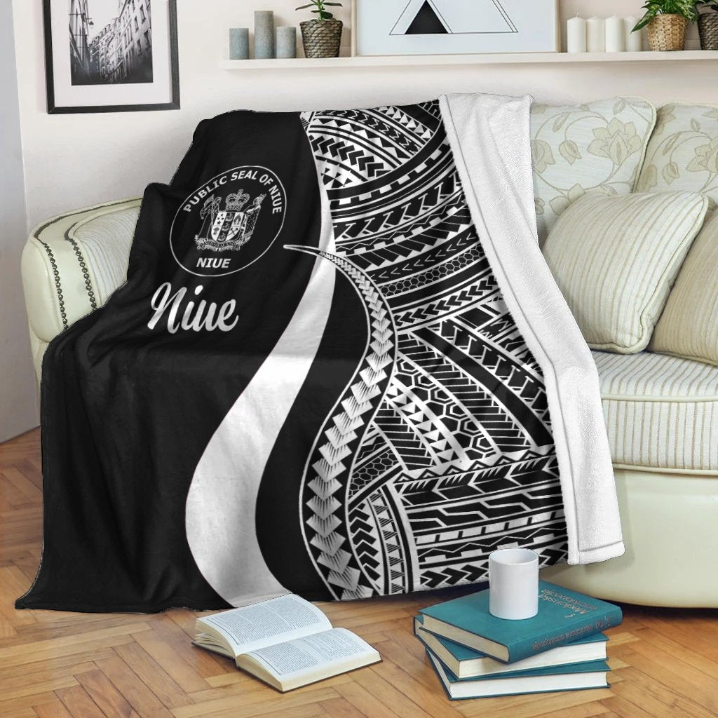 Niue Premium Blanket - White Polynesian Tentacle Tribal Pattern - Polynesian Pride